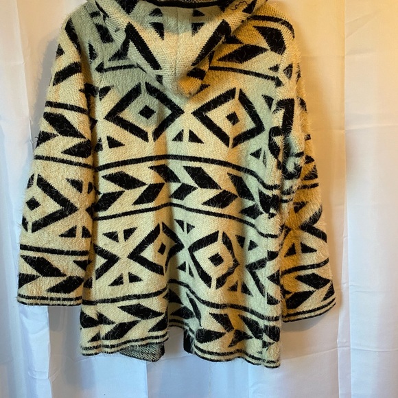 Vintage Aztek Sweater - Picture 4 of 5